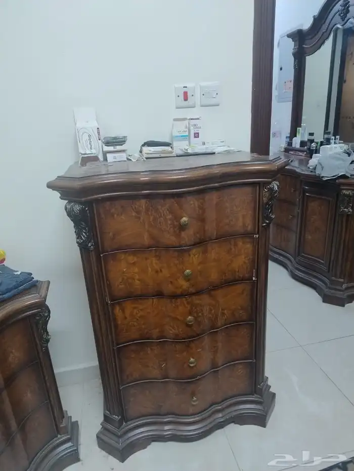 غرفة نوم وطنية بحالة ممتازة 5
