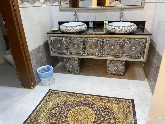 للبيع فيلا درج داخلي في الرياض في حي الخليج 1