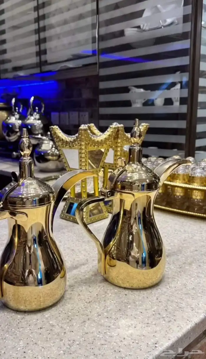 قهوجي وصبابين ومضيف رجال ونساء 1