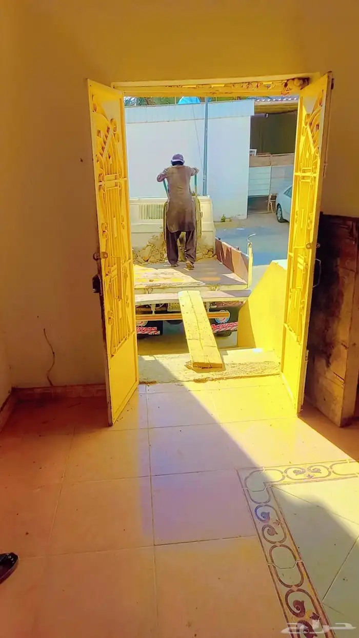 إيجار قلابات شيولات تريلات بكلين جى سى بى بكات 1