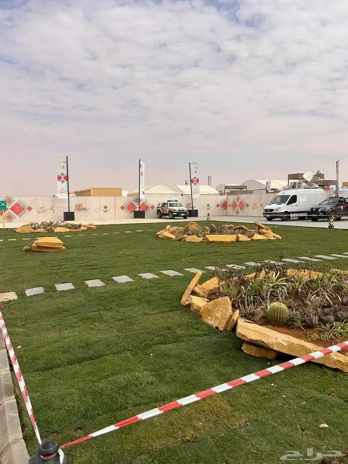 م ابو احمد تنسيق حدائق وتركيب جميع انواع الثيل الصناعى والطب 1