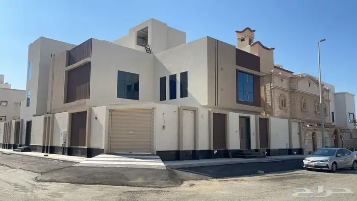 فيلا فاخرة للبيع في الحمدانية 3