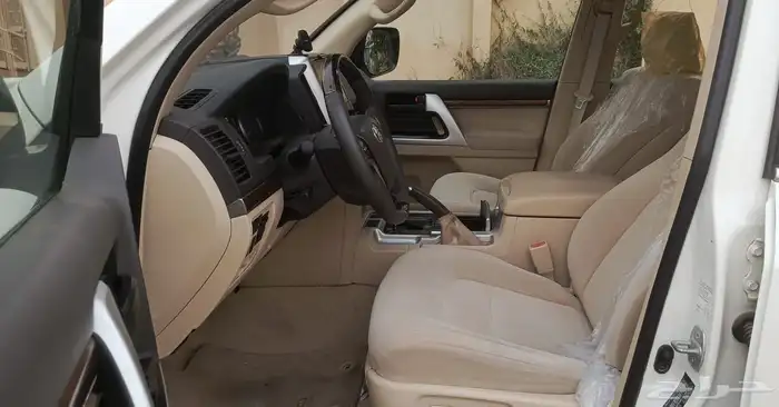 لاندكروزر جي اكس ار 2016 للبيع 19