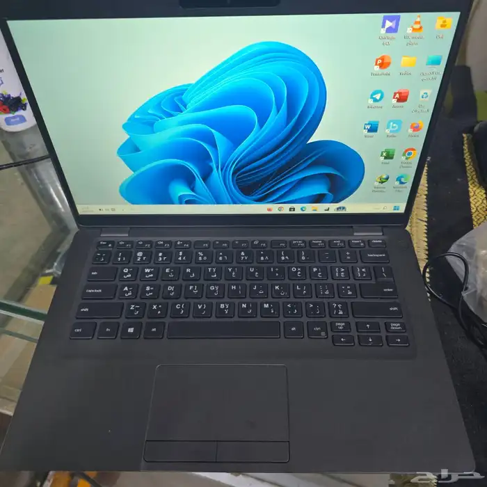 لاب توب ديل لاتتيوت 5400 كور اي 7 نظيف جدا . 5
