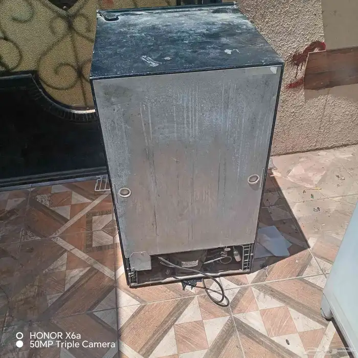 ثلاثه صغيره ارتفاع متر تصلح للغرف انوع مستخدمه نضيفه على شرط 5