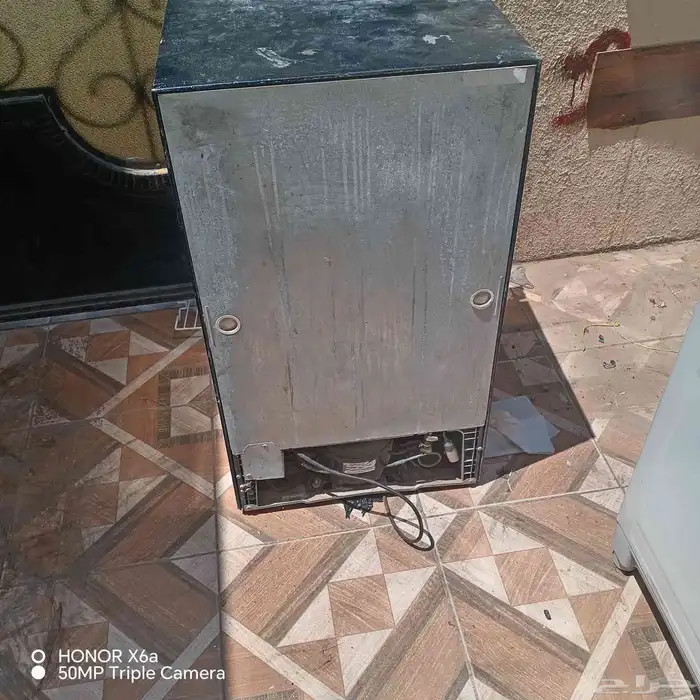 ثلاثه صغيره ارتفاع متر تصلح للغرف انوع مستخدمه نضيفه على شرط 2