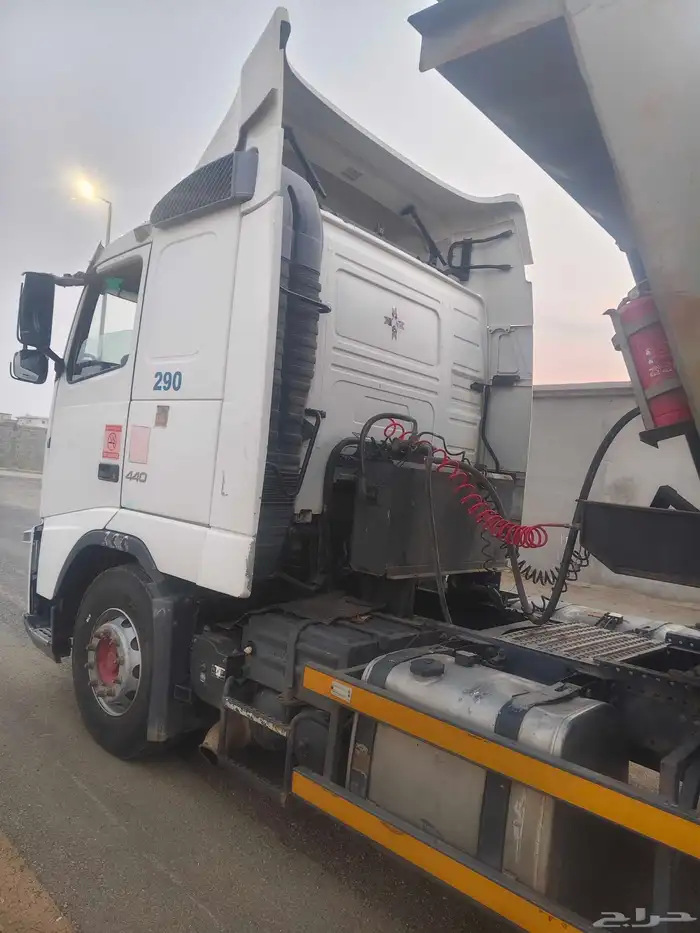 تريلا فولفو الزاهد 2010 3