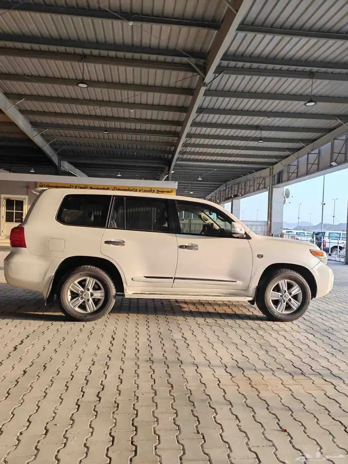 جيب لاندكروزر GXR 2012 7
