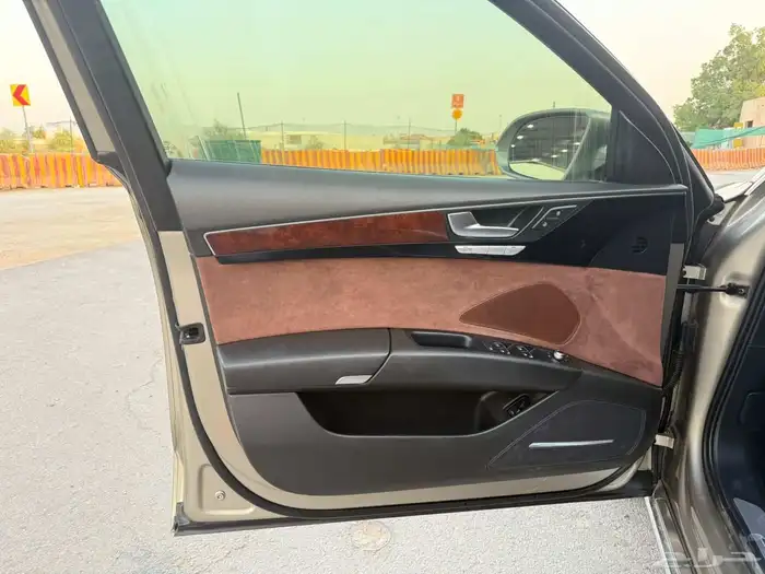 اودي A8 L 2012 16