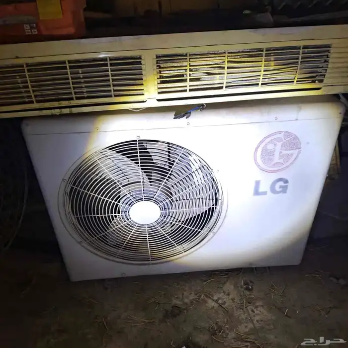 ثلاجتين وحده كبيره وحده اصغر منها بشوي ومكيف سبلت للبيع 0