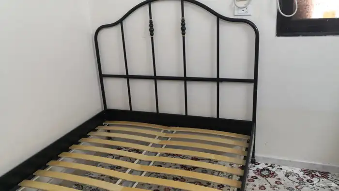 سرير ايكيا نفر ونص 1.40x200 م 3