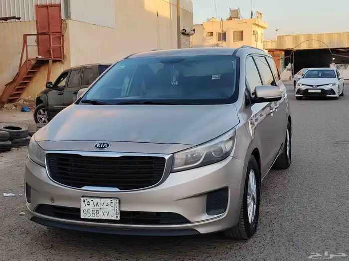 Kia Carnival 2016 8