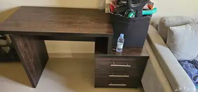 مكتب خشب ممتاز بسعر 150 ريال 0