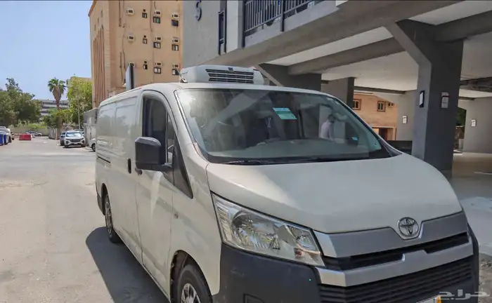 تويوتا فان هايس ثلاجة تأجير شركات 2022 8
