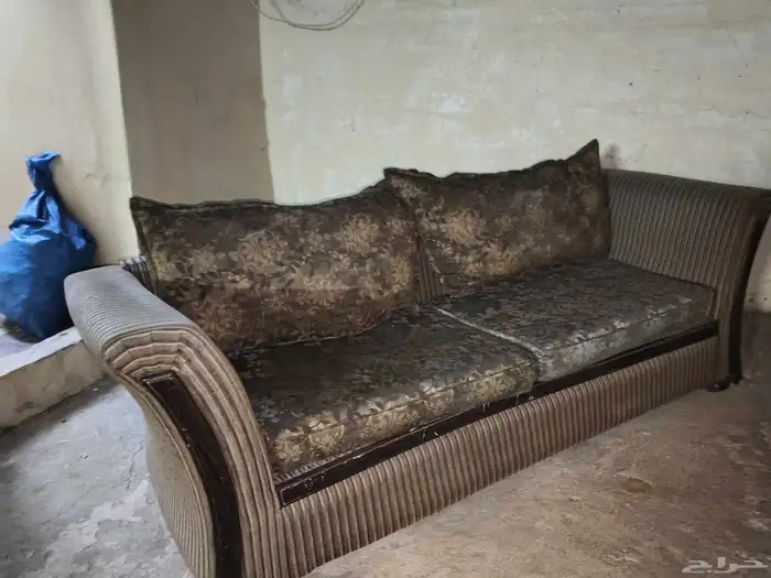 كنب وفرشه للبيع 1
