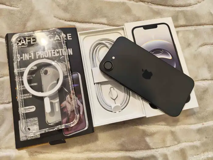 iPhone 16e ايفون 0