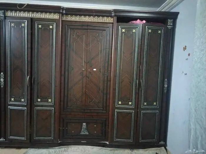 غرفه نوم كامله دولاب 3 متر ب2 تقريبا وتسريحه وسرير المطلوب 1 0
