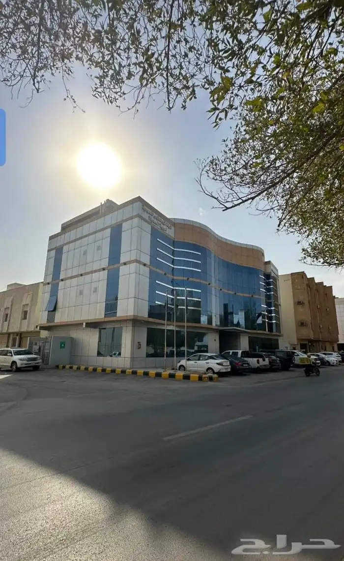 للبيع عماره تجارية مكتبية حي الملز   شارع الامير فهد بن ابر 0