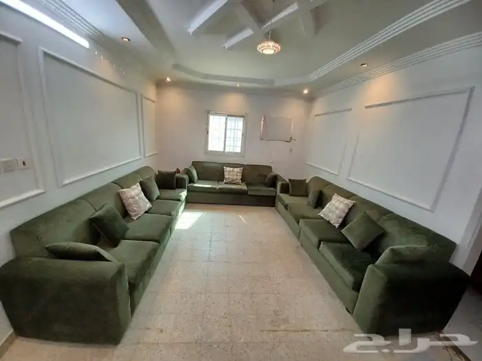 مجلس جودة عالية بحالة نظيفة وشبه جديد 0