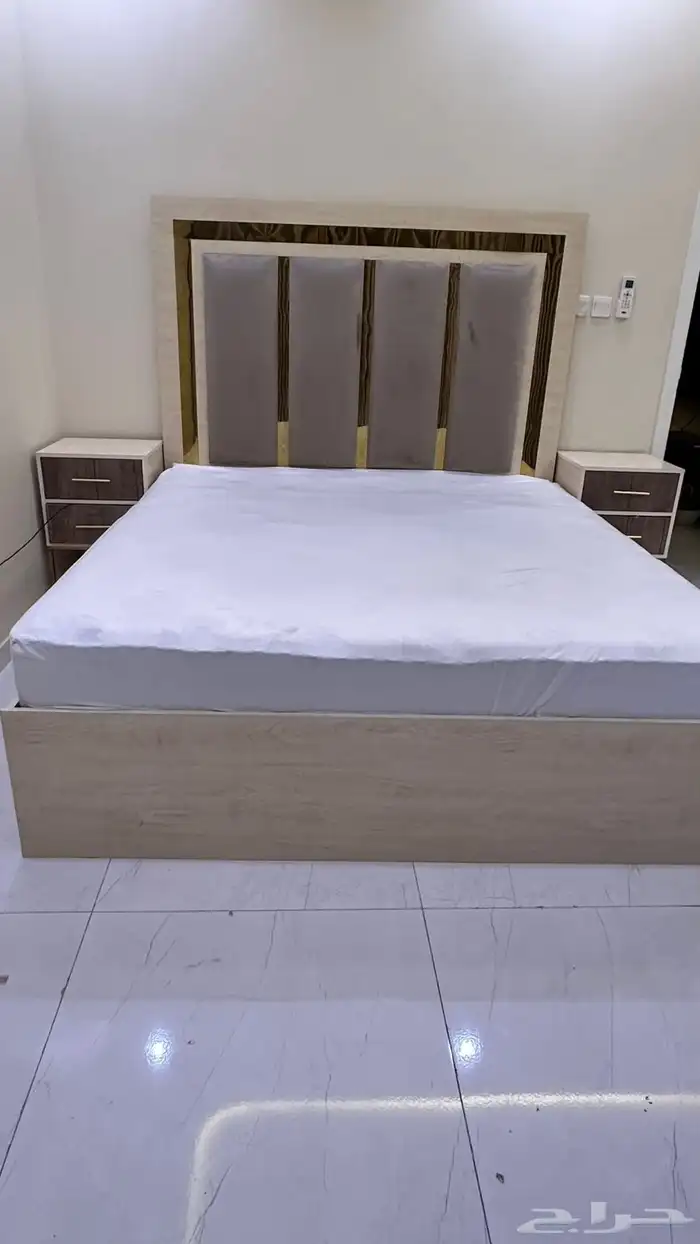 سرير مع مرتبة وبلكونتين 3
