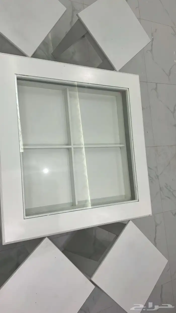 طاولت تلفزيون ايكيا مع 4طاولات خدمه شبه جديده 0