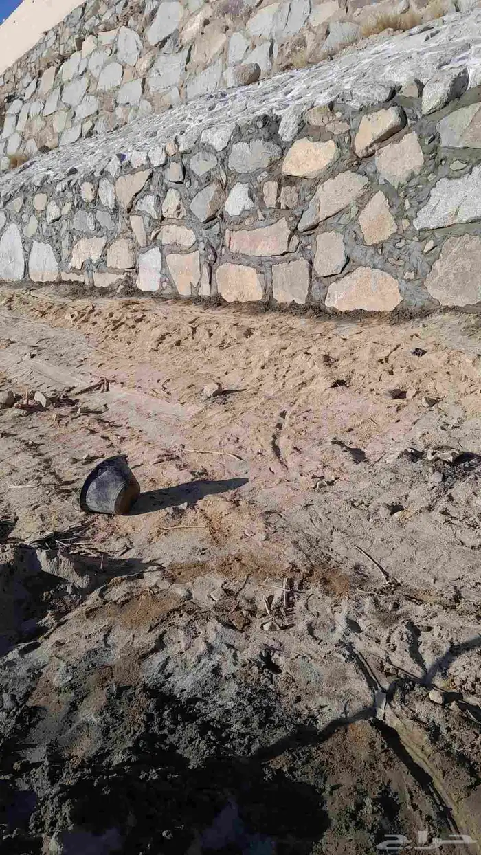 معلم حجر وسواق شيول متعطل يريد عمل اي شغال رقم الجوال 053085 0