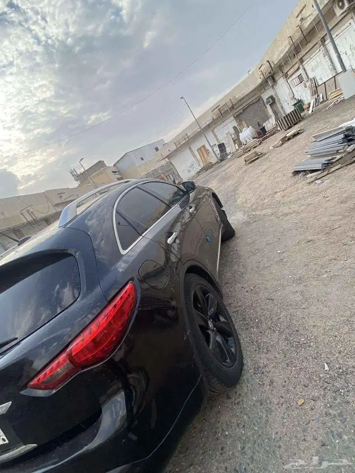 أعرض لكم سياره من نوع انفنتي fx50 5