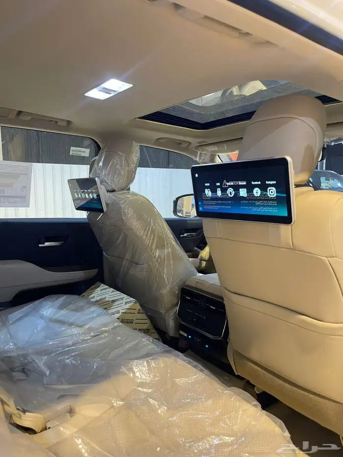 لاندكروزر بريمي لون ابيض. 2025 L4 16