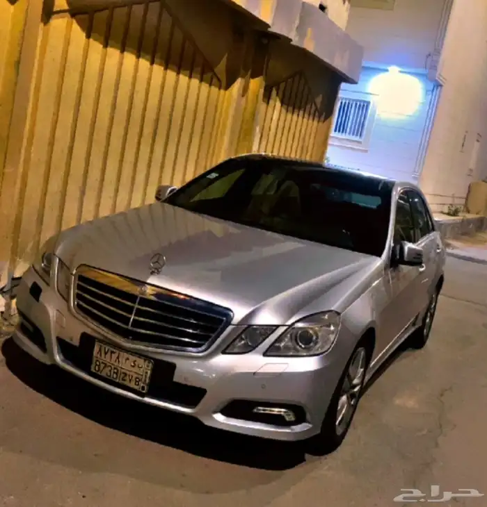 للبيع سيارة مرسيدس E300فل كامل موديل 2010 ممشى السيارة 440 0
