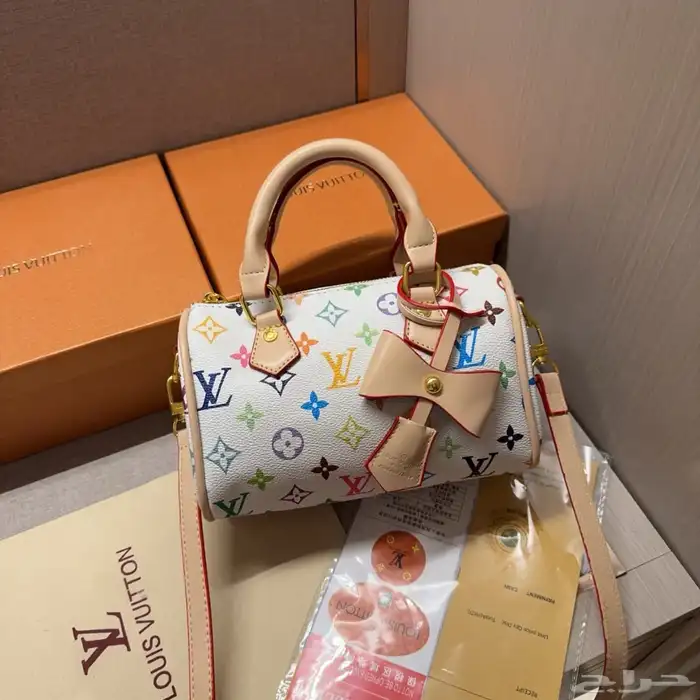 شنط تقاليد ماركه هاي كولتي متوفره جمله وقطاعي تشكله واسعه 38