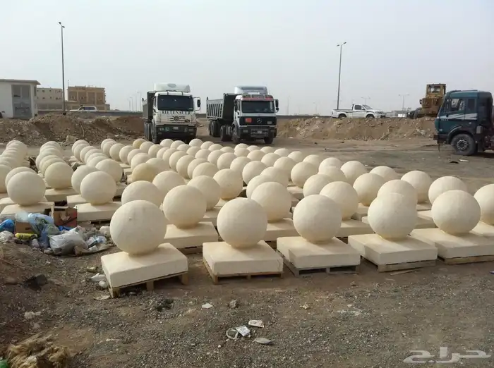 حواجز خرسانيه  مصدات سيارات قواعد اناره ومناهيل 5