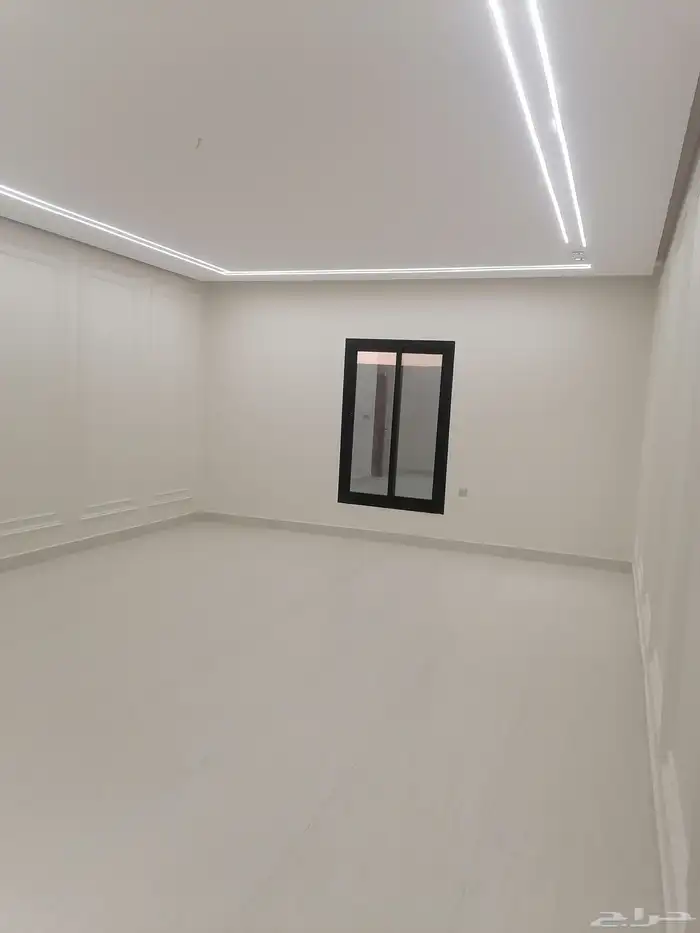 للبيع عماره سكنيه دور واحد جديد مساحته 500 م بمخطط الشروق 11