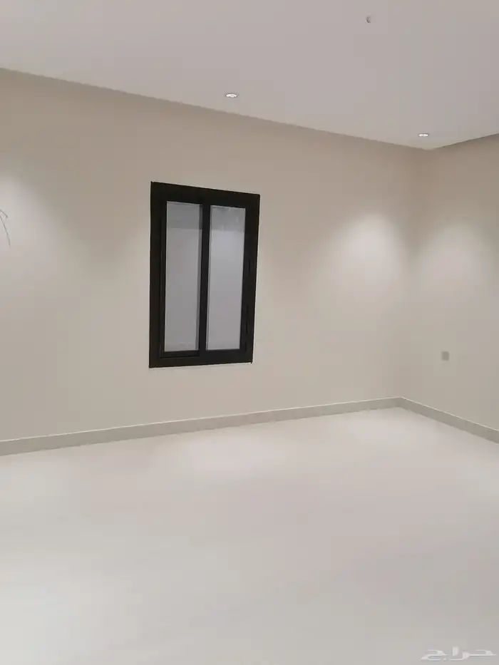 للبيع عماره سكنيه دور واحد جديد مساحته 500 م بمخطط الشروق 14