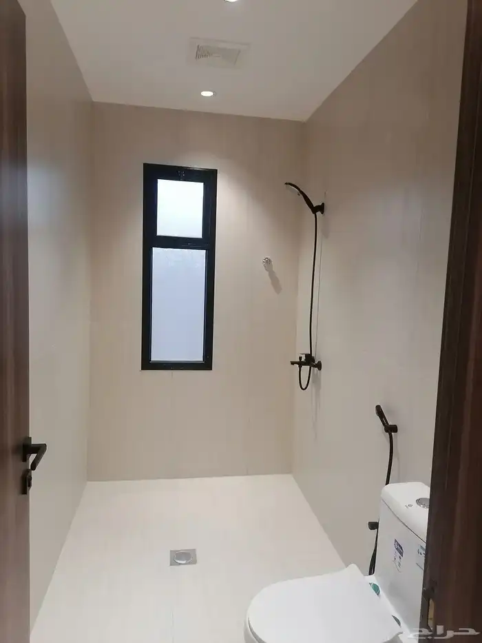 للبيع عماره سكنيه دور واحد جديد مساحته 500 م بمخطط الشروق 15