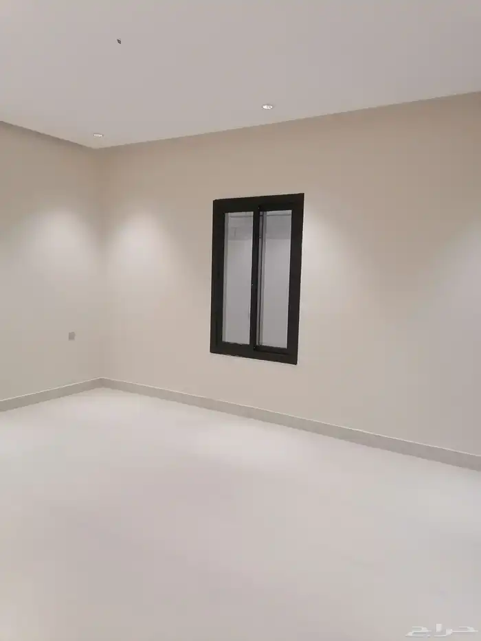 للبيع عماره سكنيه دور واحد جديد مساحته 500 م بمخطط الشروق 13