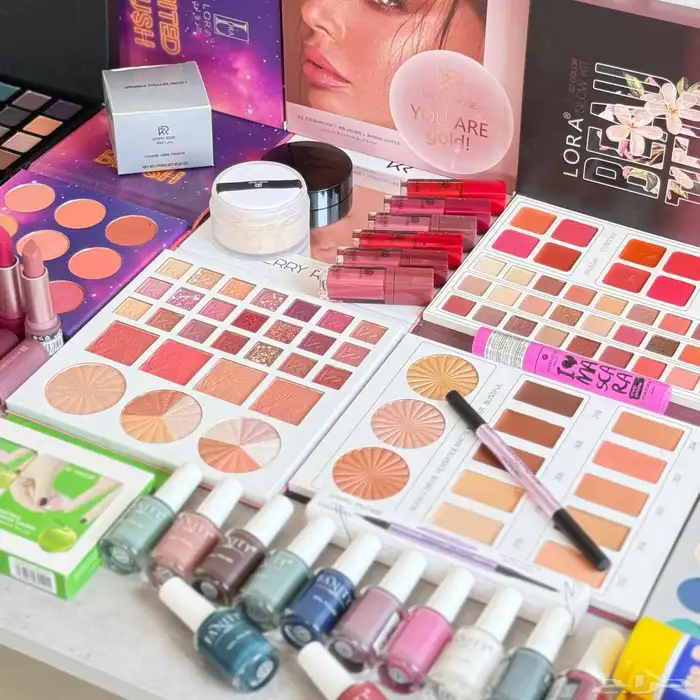 مكياج نسائي متاكمل ومميز عروص اليوم الوطني يتوفر شحن 2