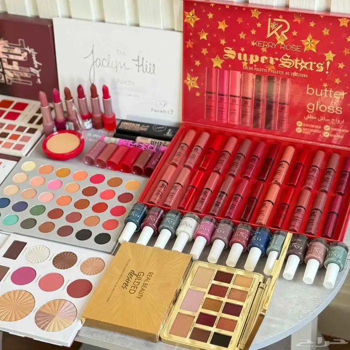 مكياج نسائي متاكمل ومميز عروص اليوم الوطني يتوفر شحن 1