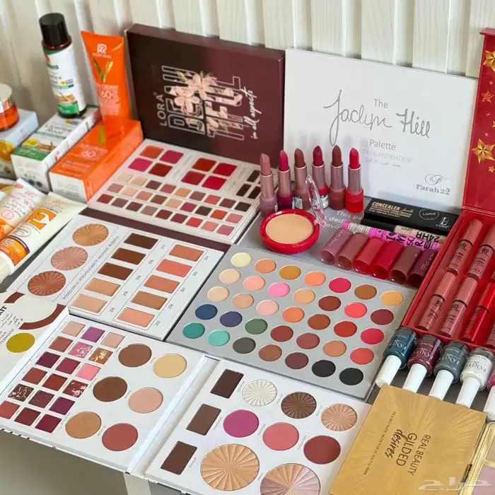 مكياج نسائي متاكمل ومميز عروص اليوم الوطني يتوفر شحن 0