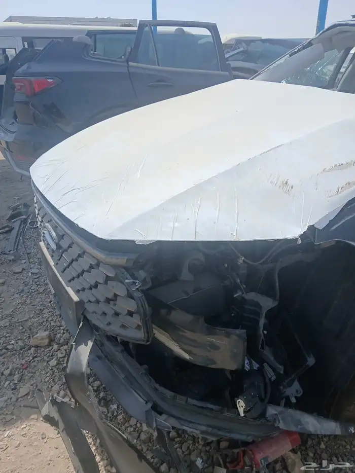 يوجد لدينا قطع غيار جميع السيارات 1