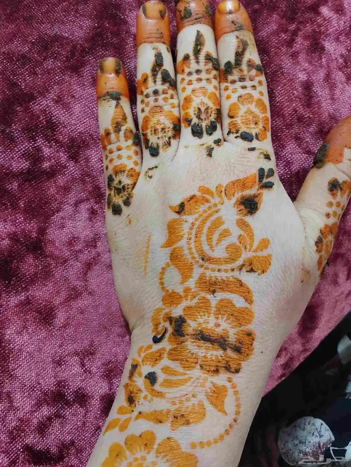 بائعة حناء طبيعي 0