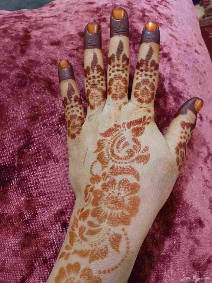 بائعة حناء طبيعي 1