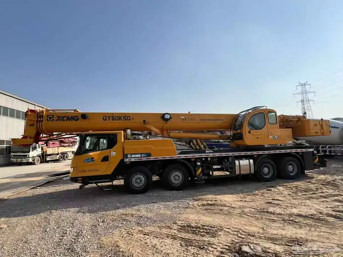 كرين 300 في الرياض إيجار يومي وشهري 3