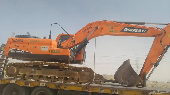 بكلين مديل 2022 جديد للاجار لليومي او الشهري او للمقاولت 3