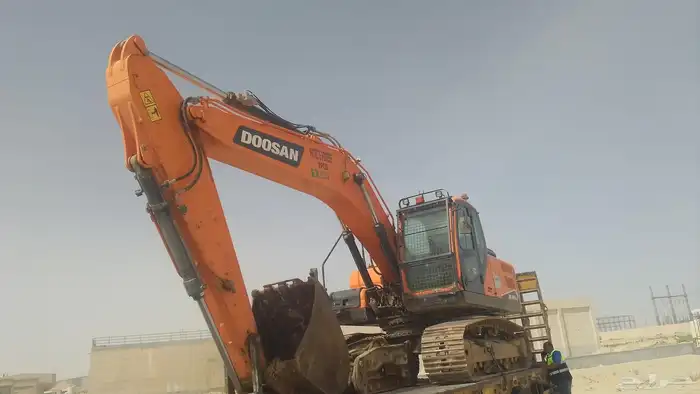 بكلين مديل 2022 جديد للاجار لليومي او الشهري او للمقاولت 5