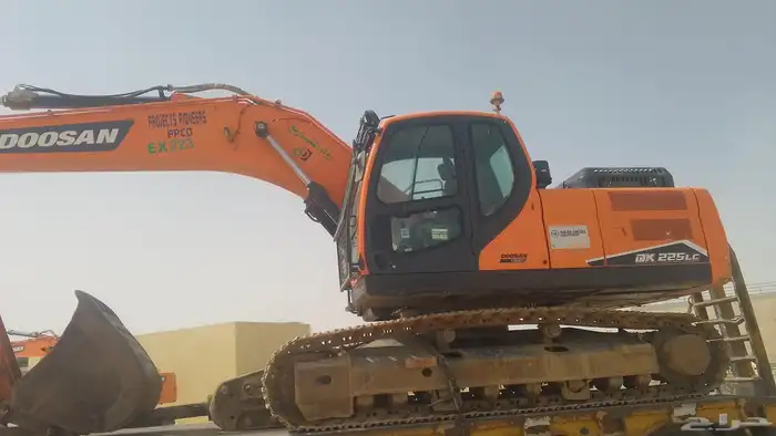 بكلين مديل 2022 جديد للاجار لليومي او الشهري او للمقاولت 2