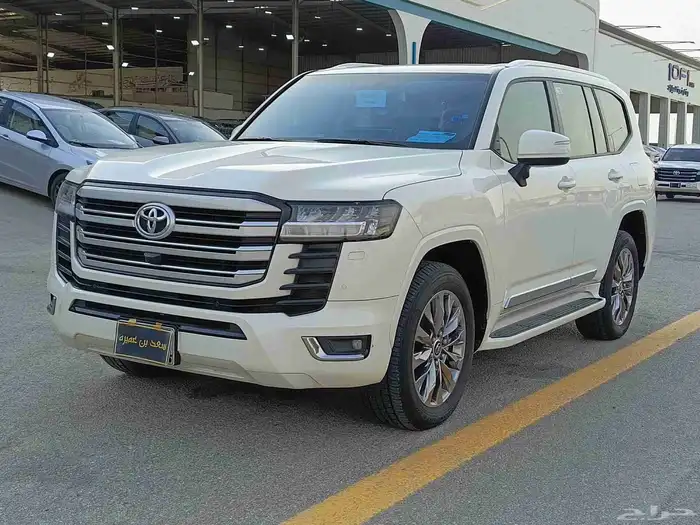 تويوتا جي اكس ار موديل 2024 بنزين L4 1
