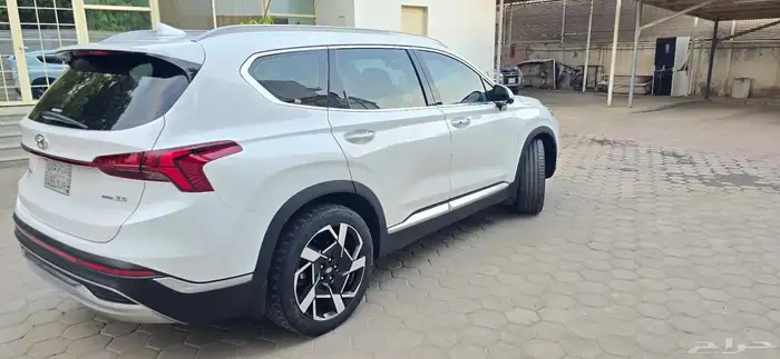 هونداي سنتافي 2023 على الضمان 4