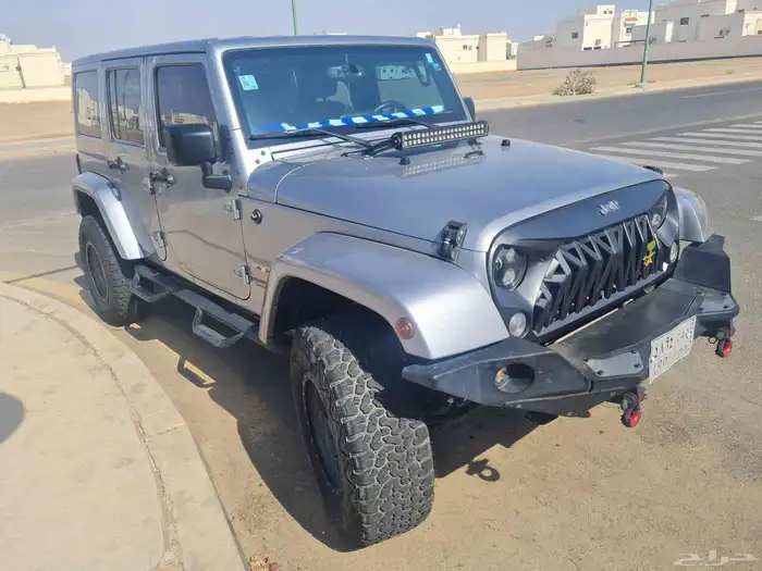 جيب رنجلر 2016 صحارى بحاله جيده جدا 6