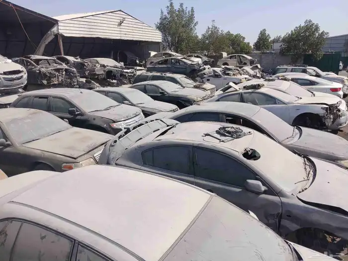 نوفر لك جميع قطع غيار السيارات 3
