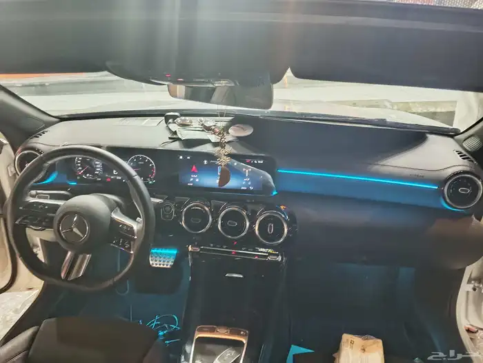 تركيب لد داخلي64 لون مرسيدس بنز 2024 A200 1